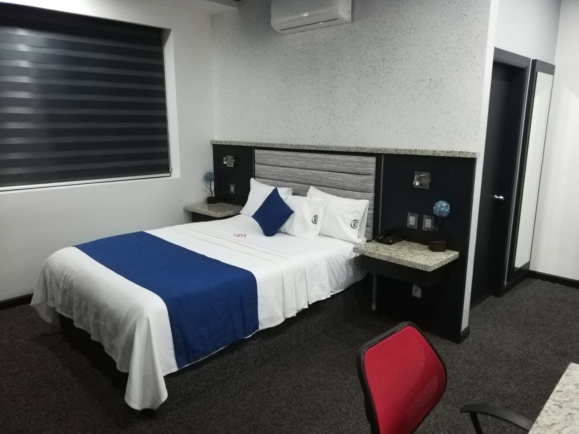 Instalación de Hotel Plaza de Oro Revolución 3